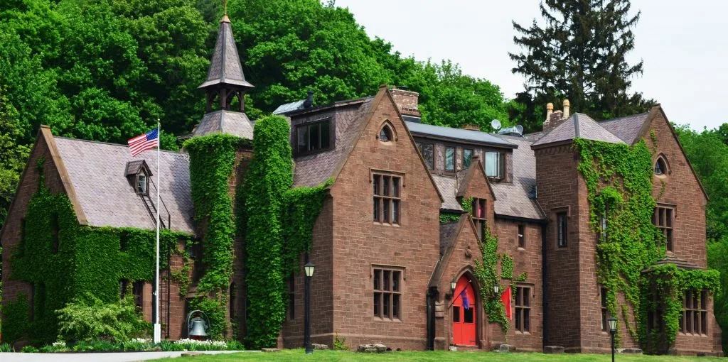Hossac School